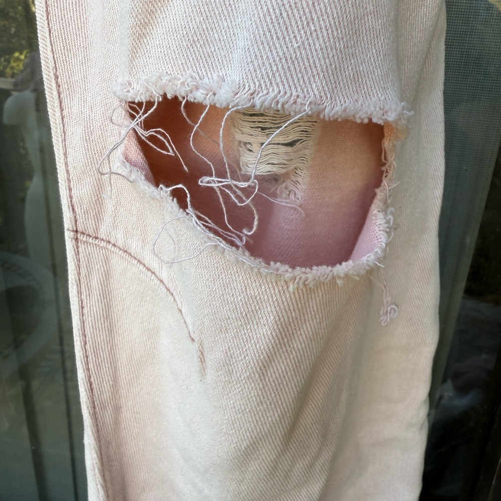 POL light pink distressed relaxed fit jeans 
SZ L NWOT - Picture 8 of 8